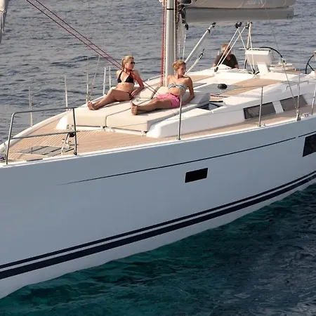Sailboat Hanse 455 Botel Positano
