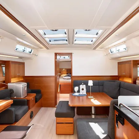 Sailboat Hanse 455 Botel *
