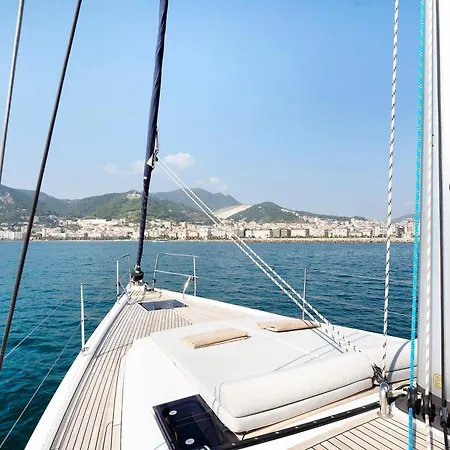 Botel Sailboat Hanse 455